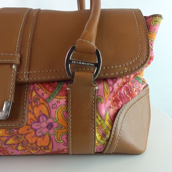 (3/$20) Liz Claiborne fuchsia paisley fabric and faux leather purse - Picture 4 of 16
